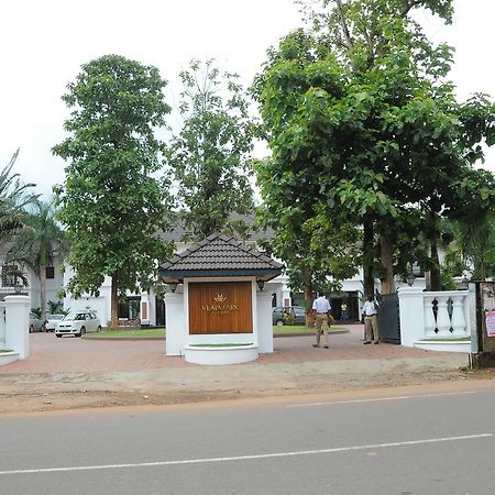 Vijayapark Hotel Kaduturutti Bagian luar foto
