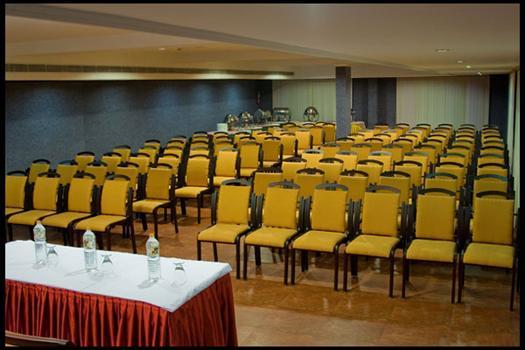 Vijayapark Hotel Kaduturutti Bagian luar foto